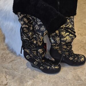APPLE BOTTOM Stylish Black and Gold Women's Boots